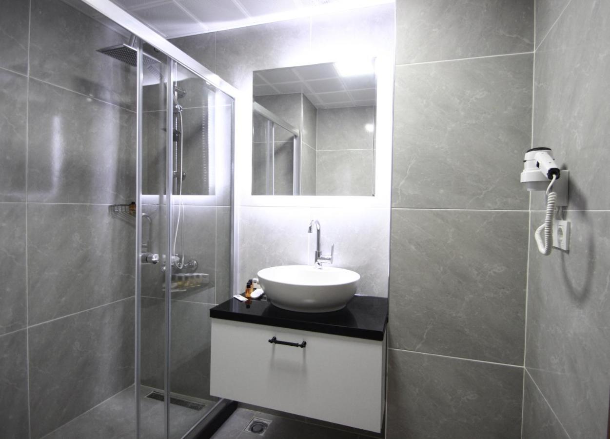 Hira Hotel Istanbul Exterior foto